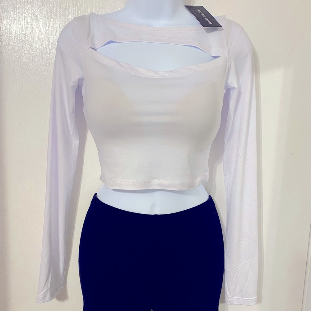 Very cute crop top, never worn, new with tag - Picture 1 of 2